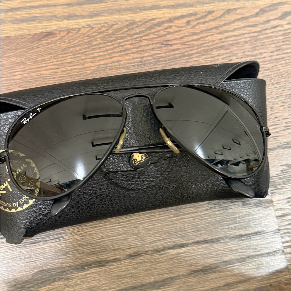 Ray-Ban Black Aviator Sunglasses